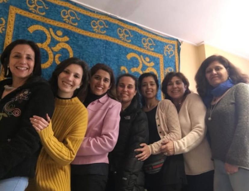 Grupo de alumnas al finalizar un módulo